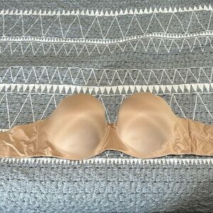 Victoria’s Secret strapless bra size 34DDD